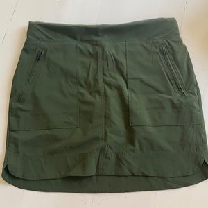 Athleta Army green cargo skort